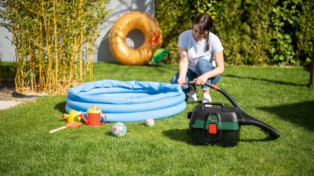06033E1000 Aspirator cu funcţionare umedă şi uscată AdvancedVac 18V-8 454